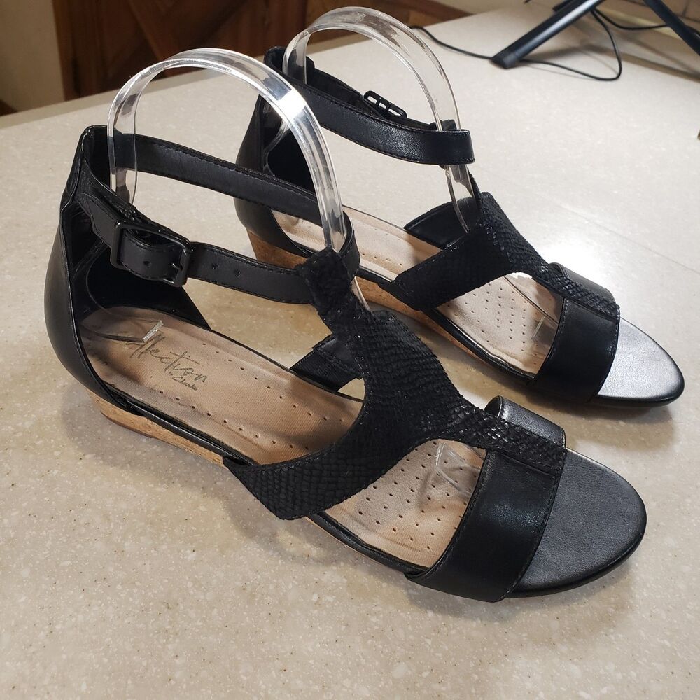 Clarks Abigail Lily Strappy Wedge Sandal Pewter Suede Women’s US 8